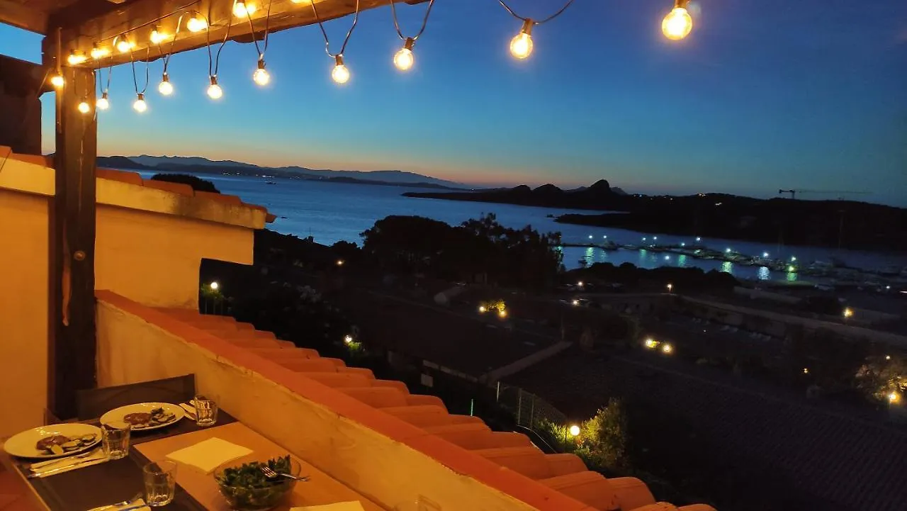 Blue Bay Apartment Cala Bitta 0*,  Italia