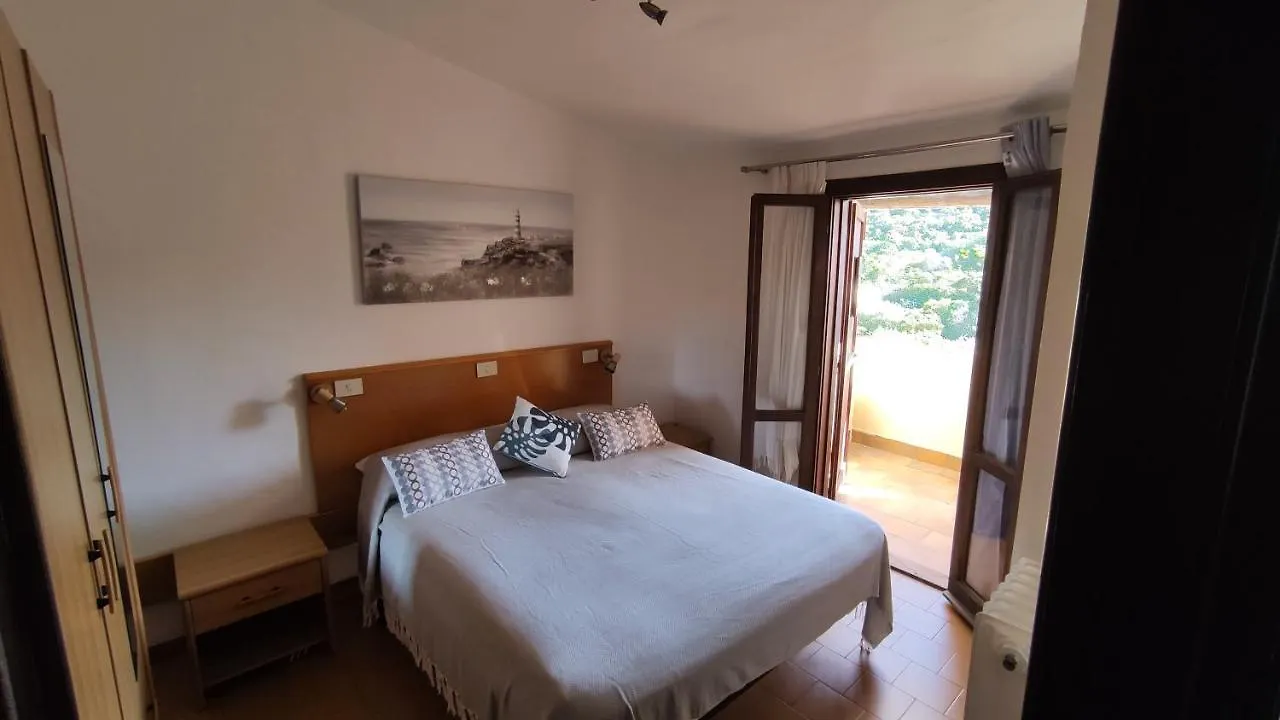 Blue Bay Apartment Cala Bitta 0*,  Italia